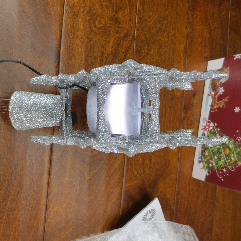 Christmas Tree Topper Snowflake With Built in LED Snowflake Projector Lights 9.6 - Picture 3 of 5